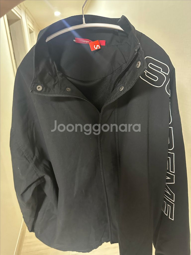 새상품)25fw슈프림 바람막이 로고자켓 L 팝니다--4
