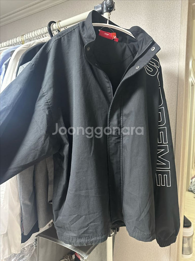 새상품)25fw슈프림 바람막이 로고자켓 L 팝니다--6