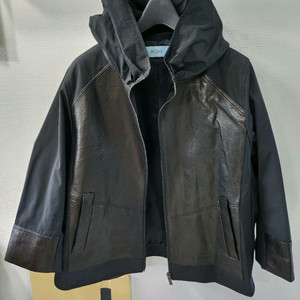 BCBG 양가죽 점퍼