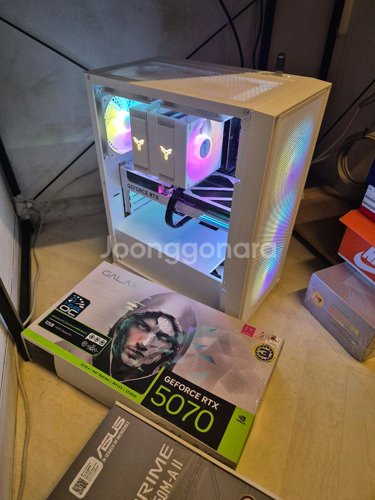 라이젠7800X3D RTX5070 게이밍 화이트 본체--1