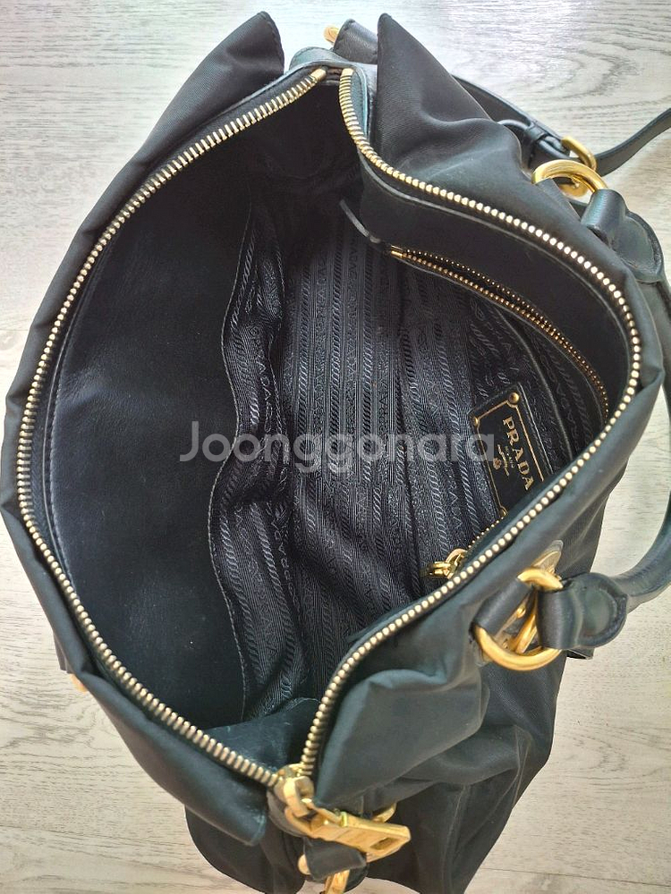 프라다 토트백/숄더백 팝니다--3