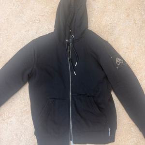 무스너클 버니스웨터