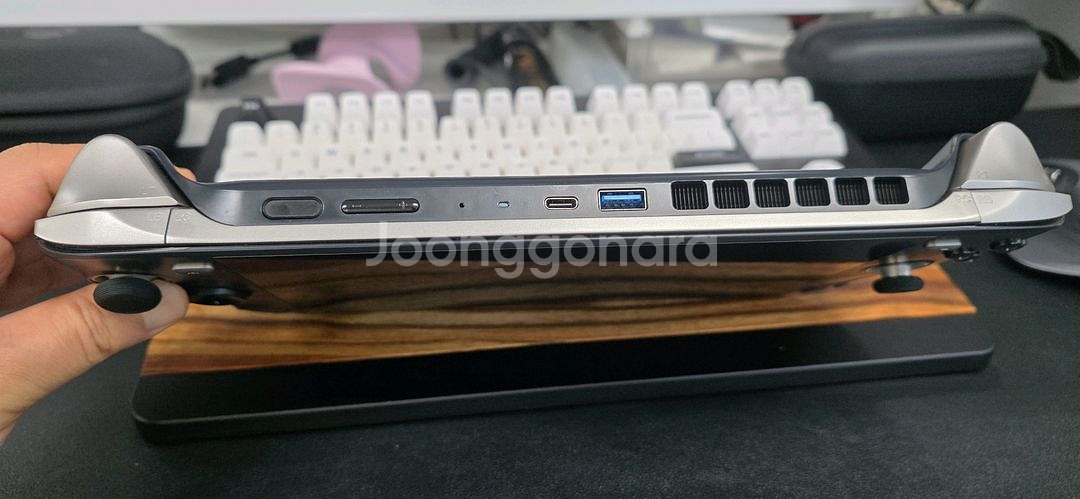 아야네오 쿤 32G/2T 팝니다.--3