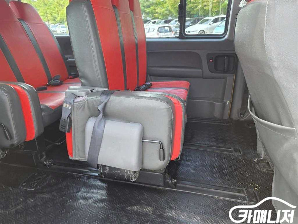 [현대]그랜드 스타렉스 15인승 어린이 버스 4WD C--8