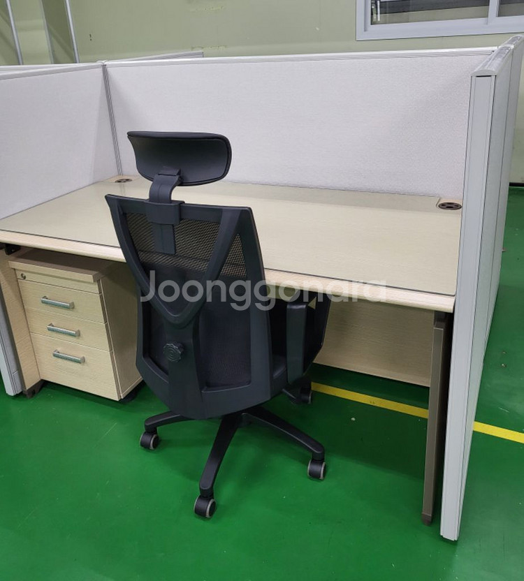 파티션 책상 회의용의자 회의용테이블 원형탁자 철제캐비넷--0