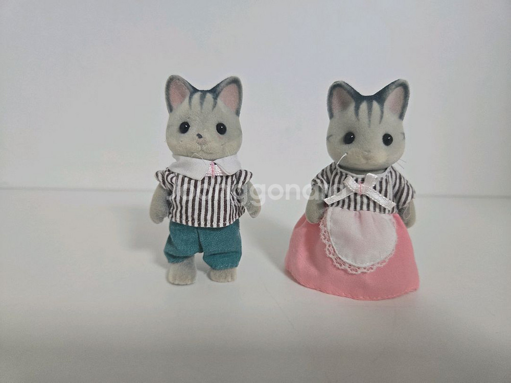 실바니안 올드 슈퍼마켓 주인 고양이 부부--0