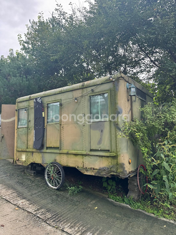 군용 컨테이너 2개--0