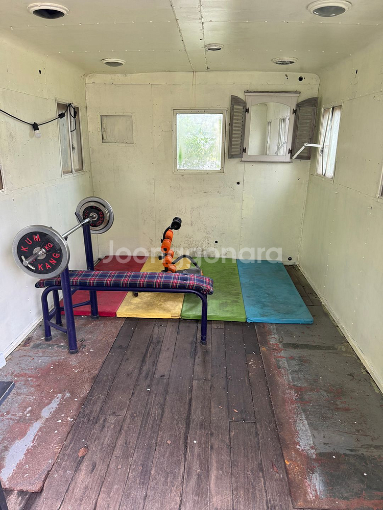 군용 컨테이너 2개--3