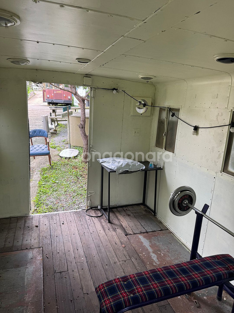 군용 컨테이너 2개--4