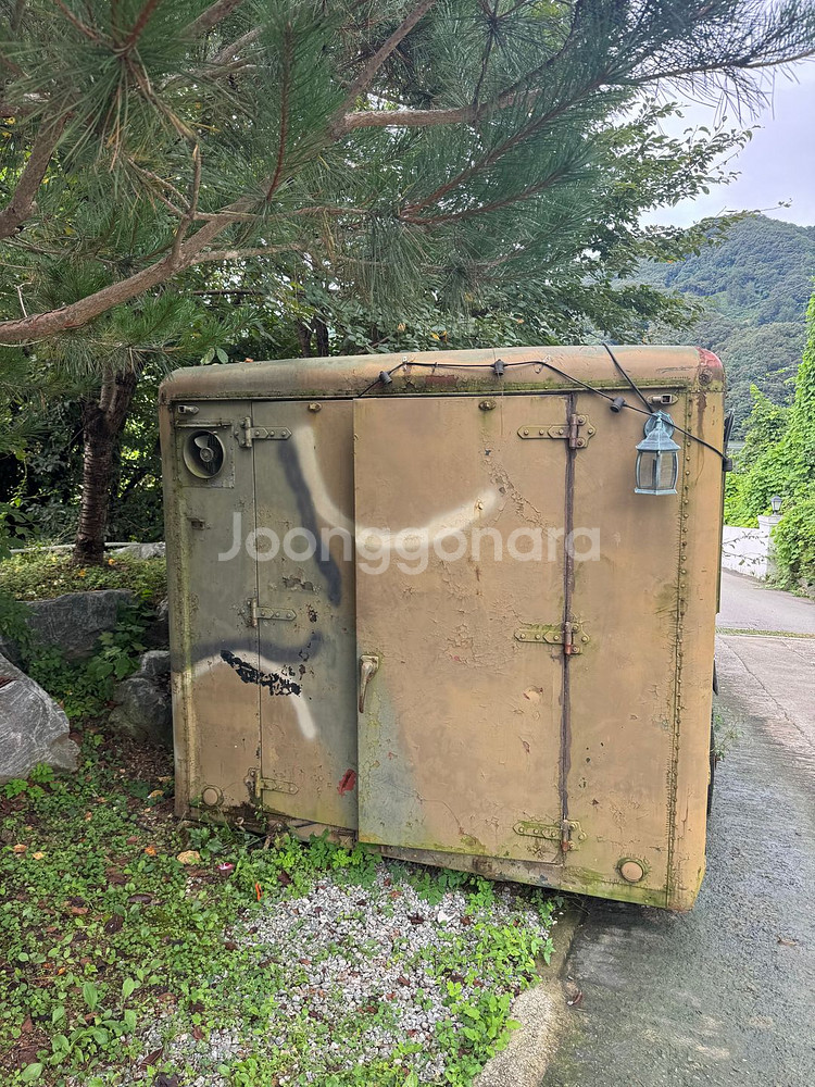 군용 컨테이너 2개--2