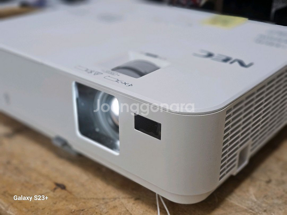 밝은 NEC NP-V332W 중고 빔프로젝터--1