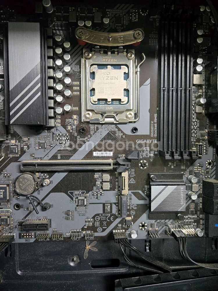 7950x + b650m k 보드 세트--1