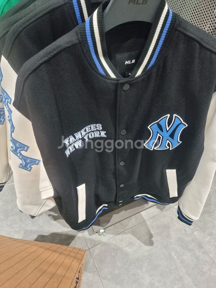 MLB 와펜 로고 바시티자켓 완전새상품 저렴히판매!--3