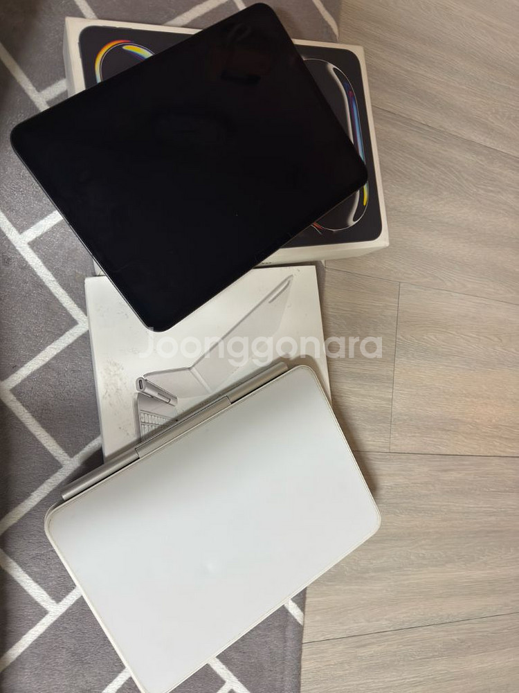 아이패드프로 m4 11인치 셀룰럴 256+매직키보드정품--2