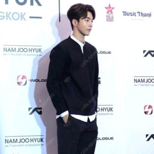 (남주혁 착용 새상품) 솔리드옴므 펠트니트 네이비 90