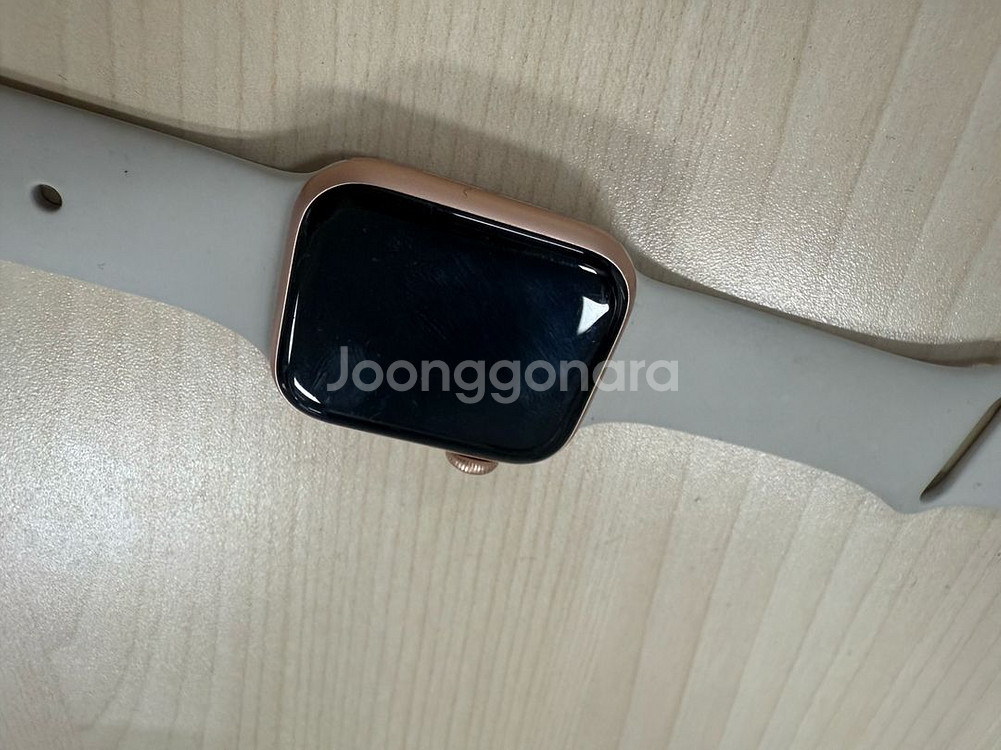 [꿀매] Apple Watch SE 40mm 로즈골드--1