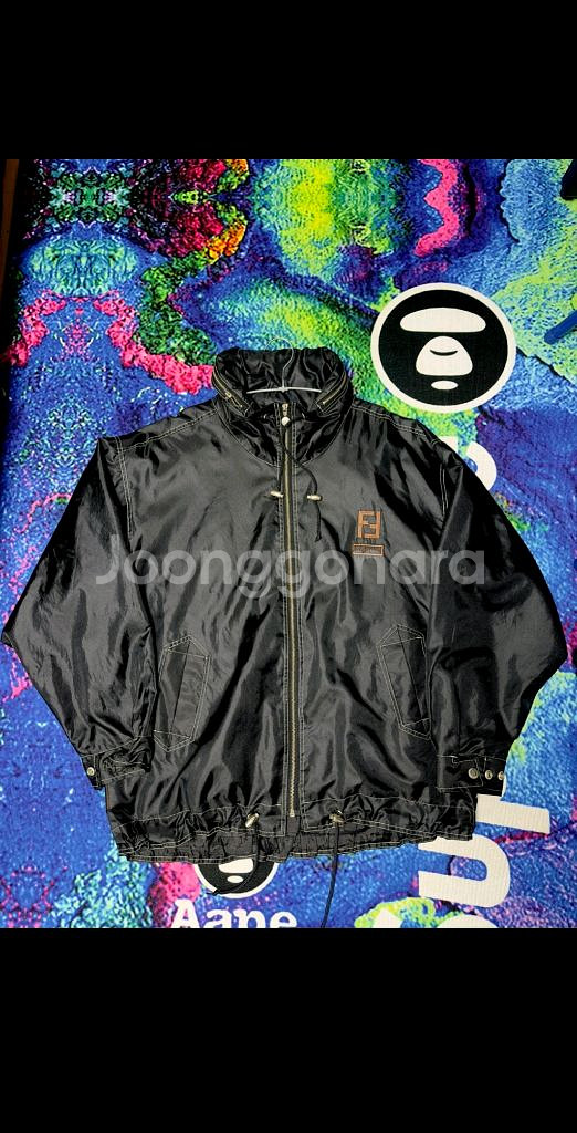 펜디 바람막이 XL 판매합니다--0