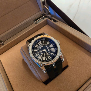 로저드뷔 43mm SYM43판매합니다. 풀셋입니다