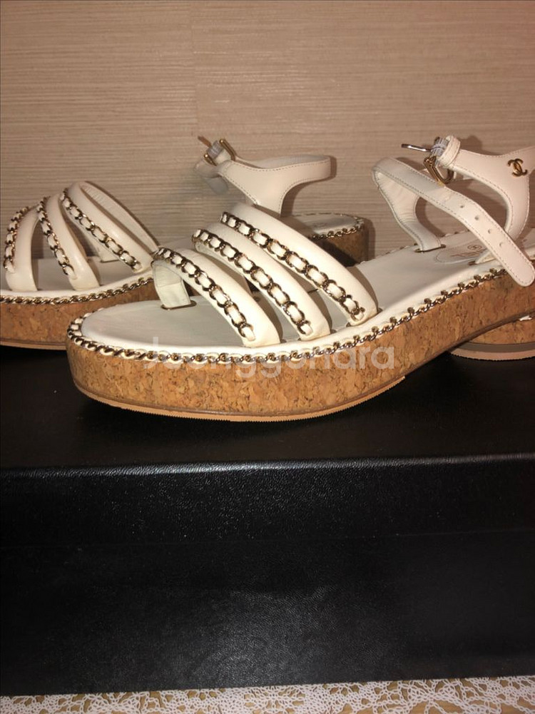 샤넬 램스킨체인인샌들240사이즈--1