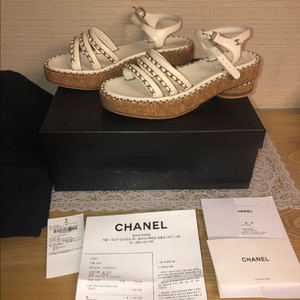 샤넬 램스킨체인인샌들240사이즈