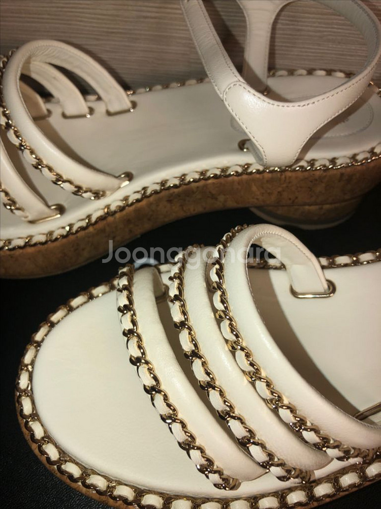 샤넬 램스킨체인인샌들240사이즈--2