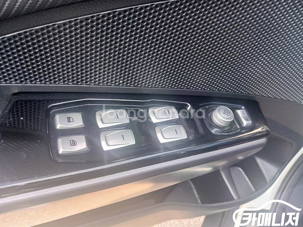 [KG모빌리티(쌍용) ]티볼리 가솔린 2WD 1.6 L--8