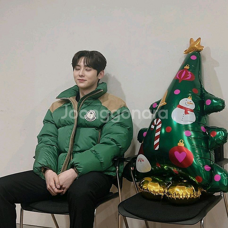 몽클레어x팜엔젤스 켈시 숏패딩/나이트블루/4--8