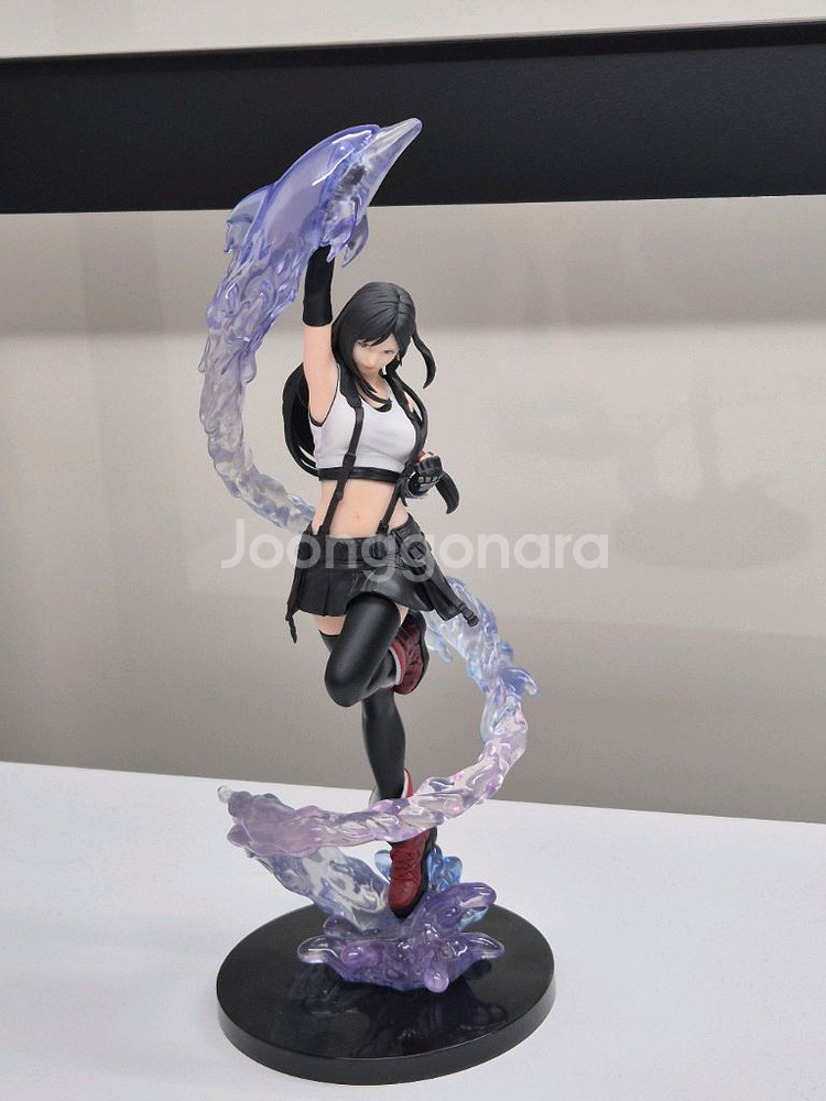 스퀘어에닉스 티파 피규어 판매합니다.--0