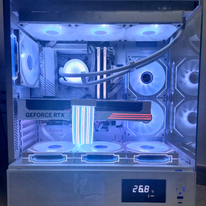 7800x3d + 5070 화이트 컴퓨터 본체 [서울]