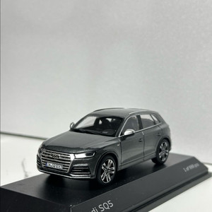1:43 룩스마트 AUDI SQ5