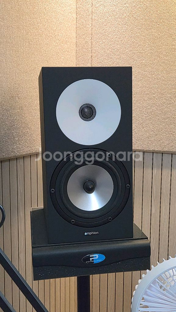 암피온 One18 Amp700 모니터스피커 팝니다--1