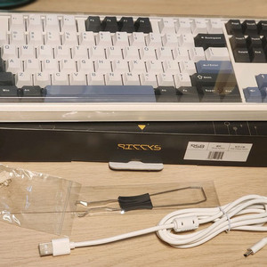 rs8 화이트블루 핑크치즈축