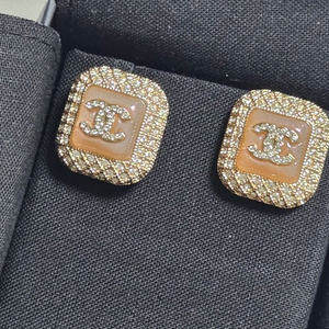 샤넬 사각 귀걸이