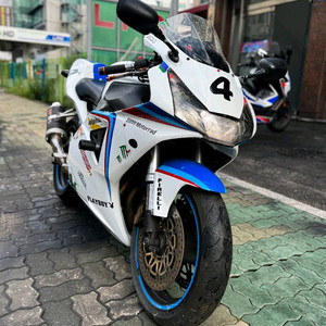 cbr954rr 혼다 2003년식 오토바이 판매합니다