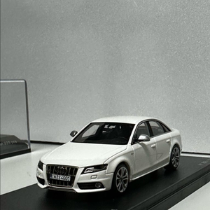 1:43 룩스마트 audi s4