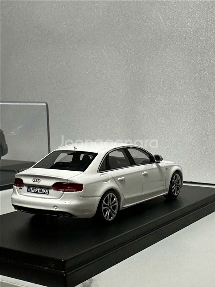 1:43 룩스마트 audi s4--1
