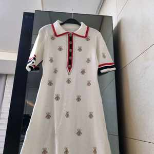 꿀벌 아이보리 자수 사방스판니트원피스