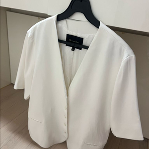 마시모두띠 반팔 화이트 자켓 노카라 브이넥 올드머니룩