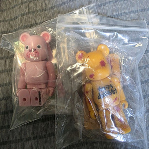 베어브릭 피규어 2종