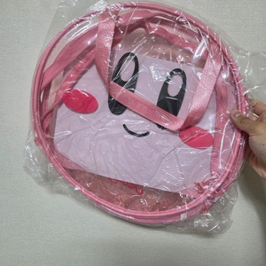 미개봉 커비 비치백 판매합니다.