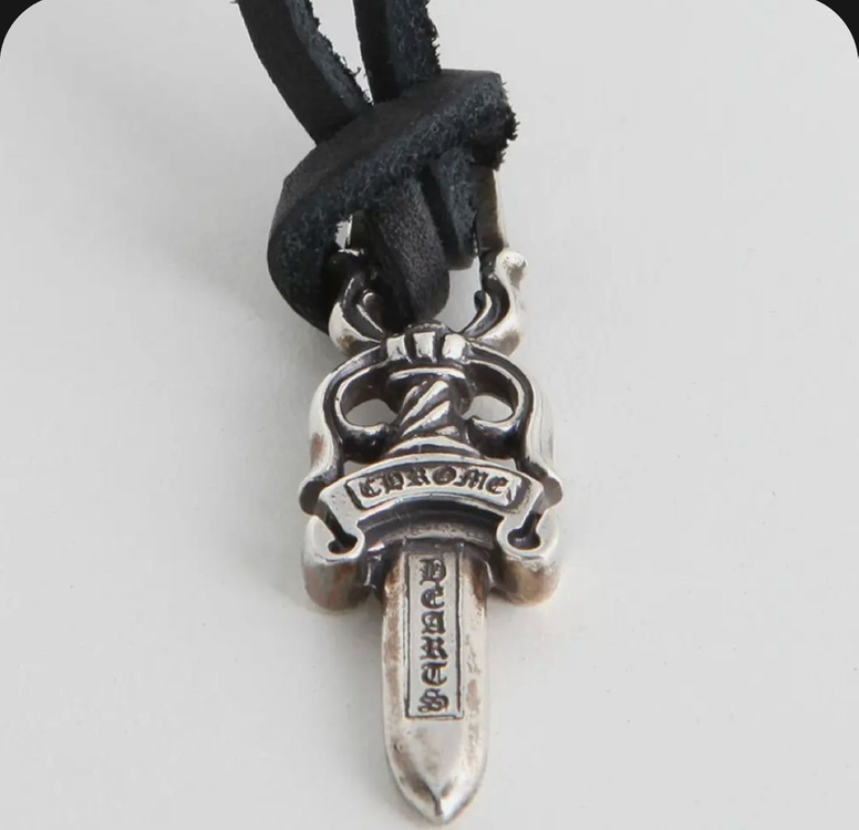 크롬하츠 대거+가죽 팬던트목걸이 이미지