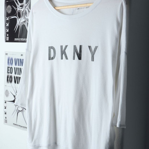 W(S) DKNY 디케이앤와이 도나카란 반팔 티셔츠