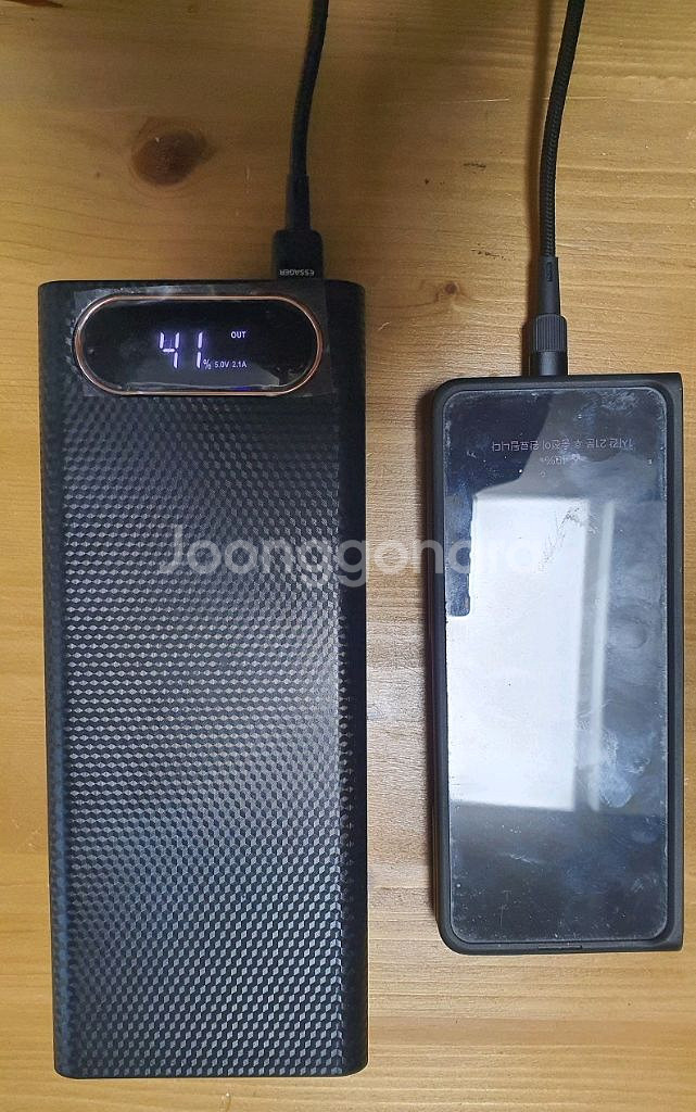 넉넉한 용량의 보조배터리 25,000mA--5
