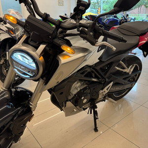 cb125r 20년식 싸게팝니다
