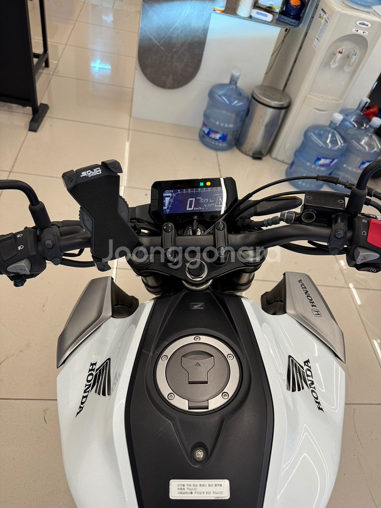cb125r 20년식 싸게팝니다--5