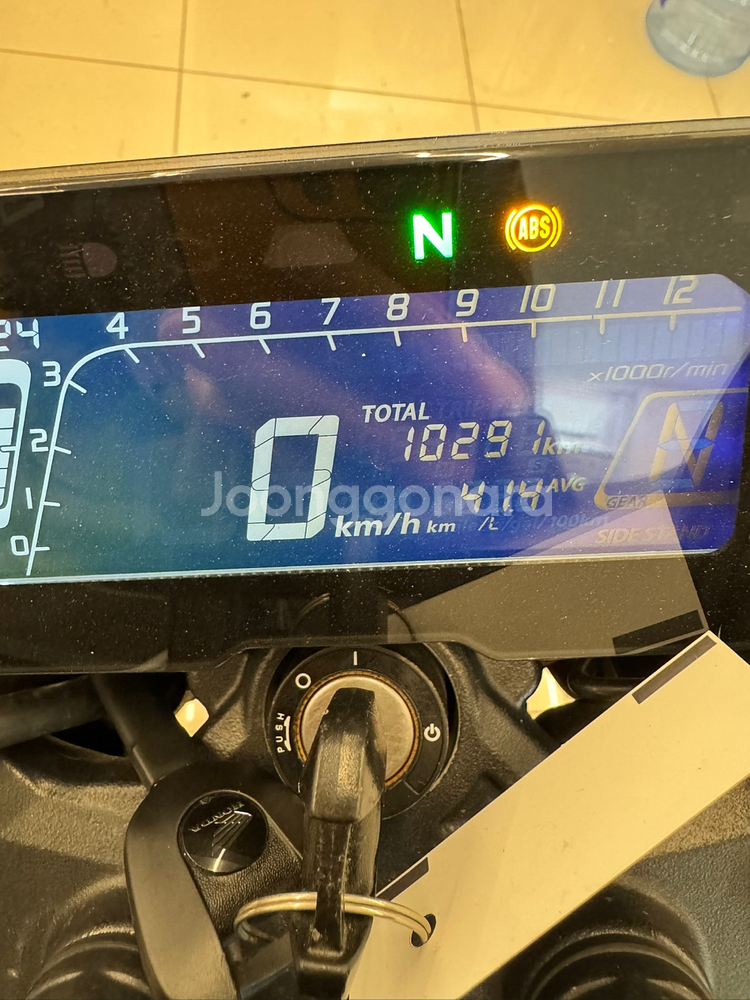 cb125r 20년식 싸게팝니다--6