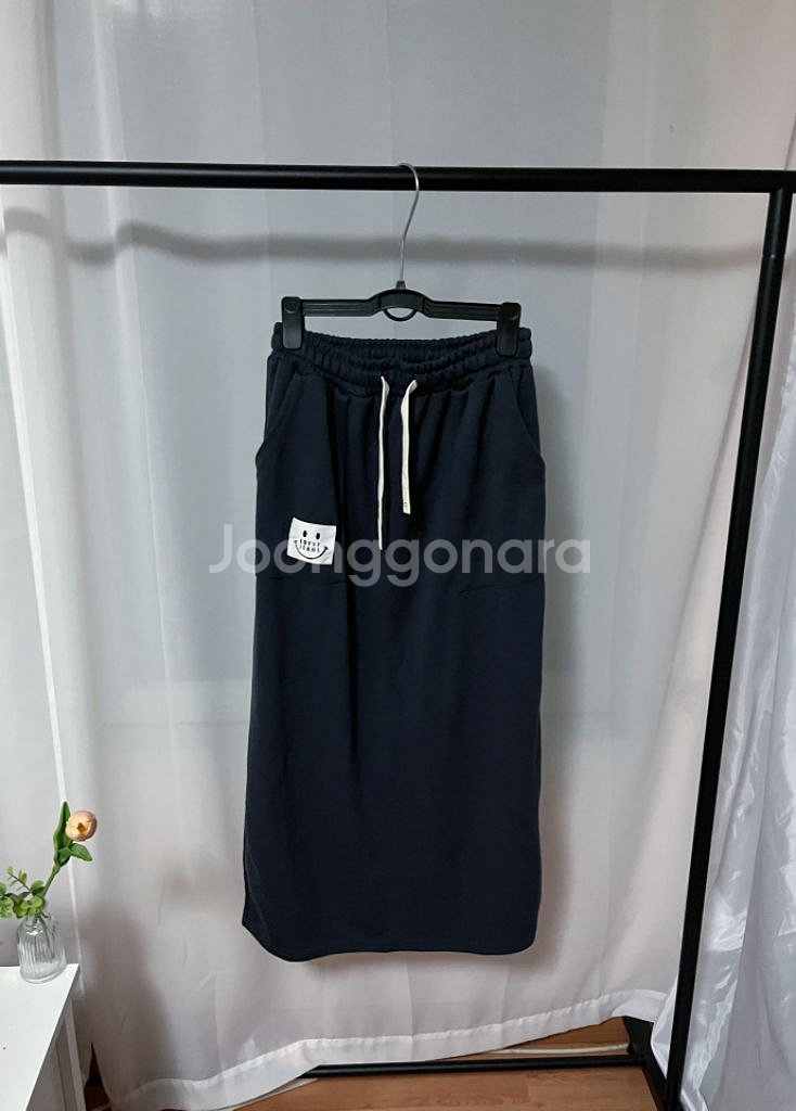 새상품) 네이비 패치 고무 롱 스커트 치마 고무치마 롱--8