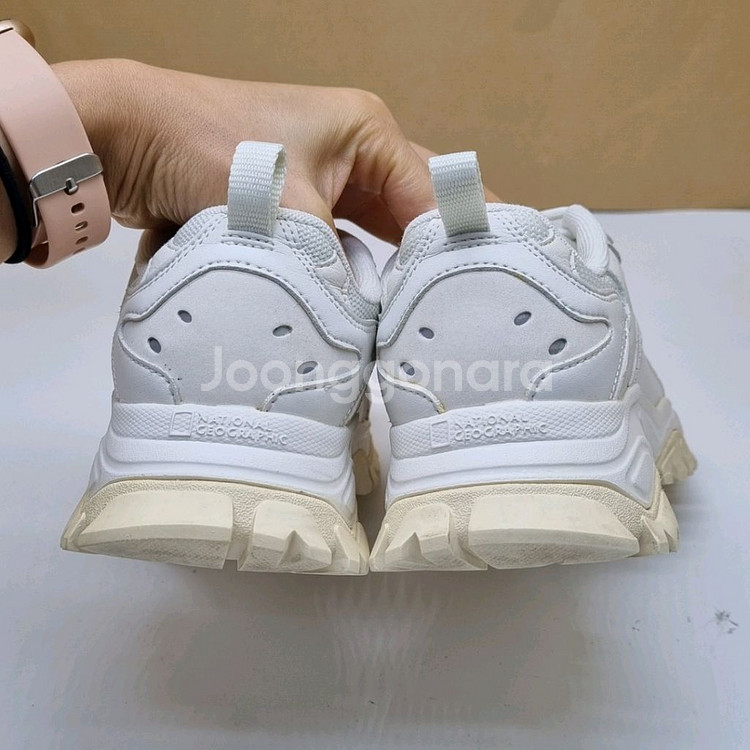 내셔널지오그래픽 트리핀라이노 운동화240--3