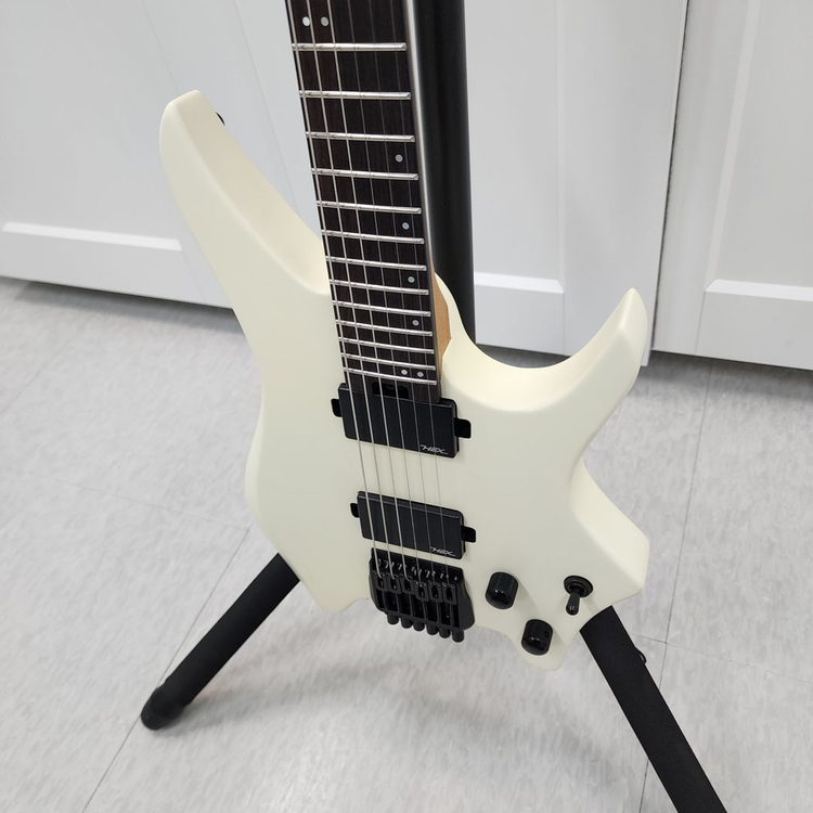 헥스 헤드리스 일렉기타 N400 아이보리--3