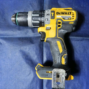 디월트 18v 충전해머드릴 DCD796 본체 팝니다